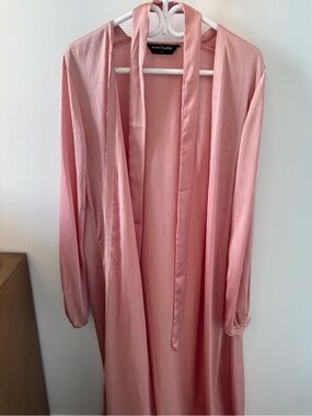 Moss & Spy Blush Pink Satin Drape Robe